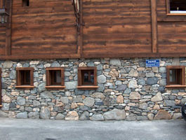 Feige et Fils,Pose pierres à Praz-sur-Arly en Haute Savoie (74)